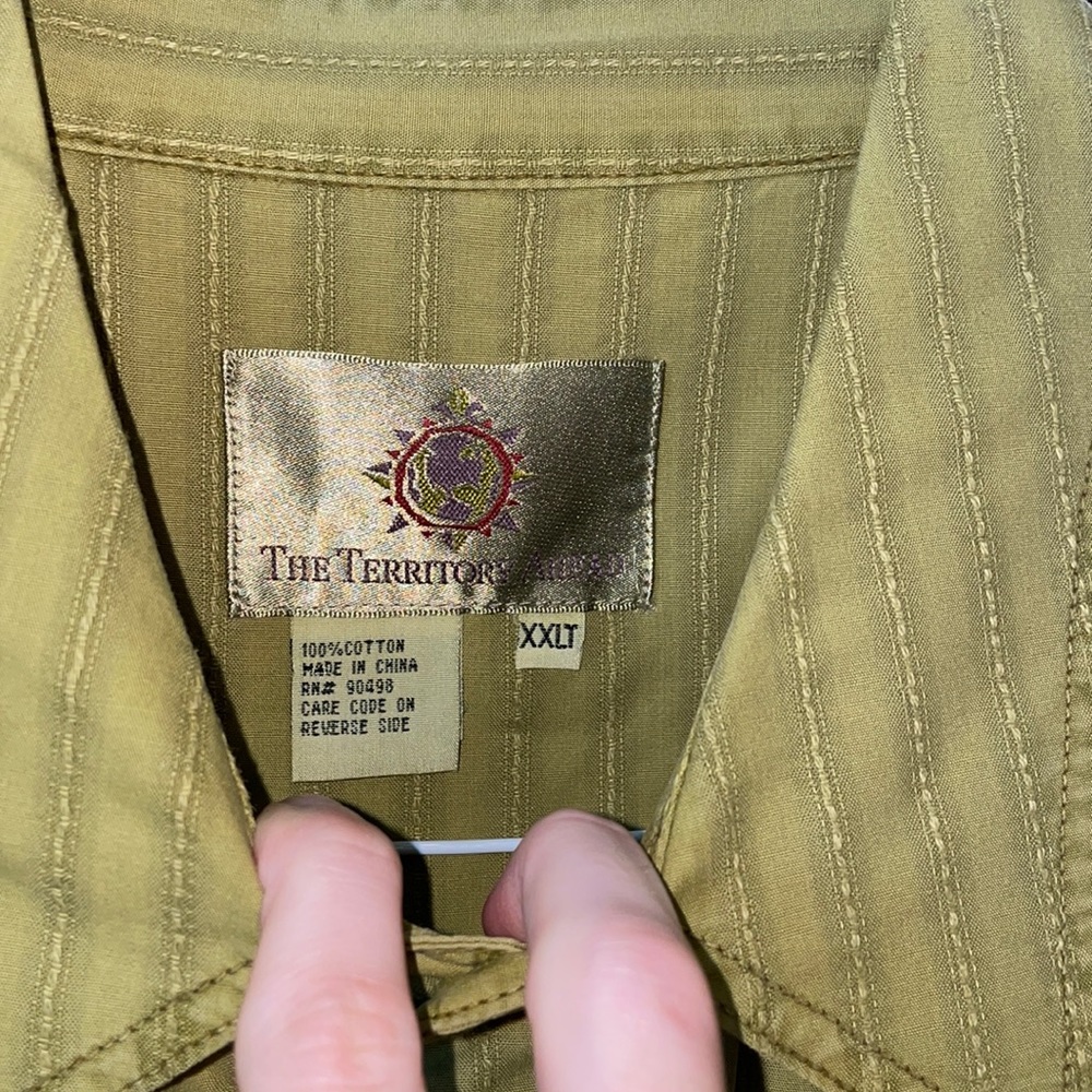 NWOT Men’s The Territory Ahead Button Shirt - Picture 5 of 6